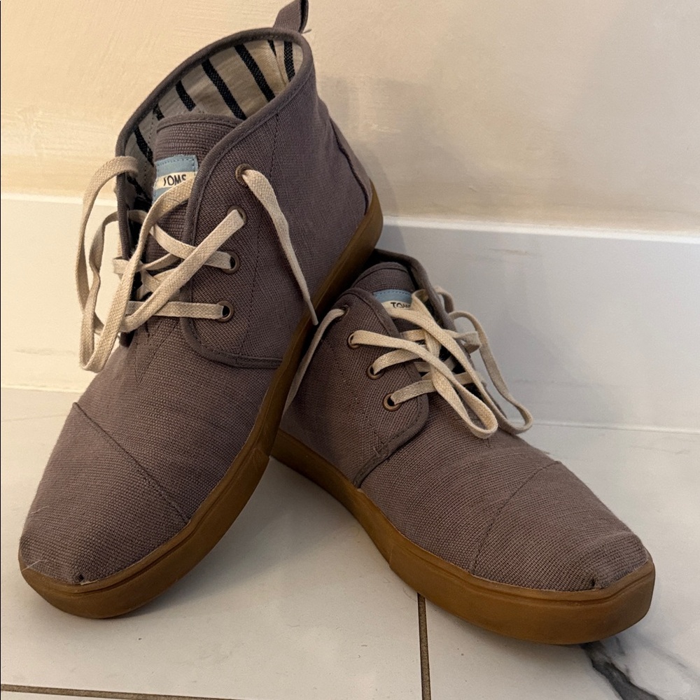 Toms Gray Chukka Boots